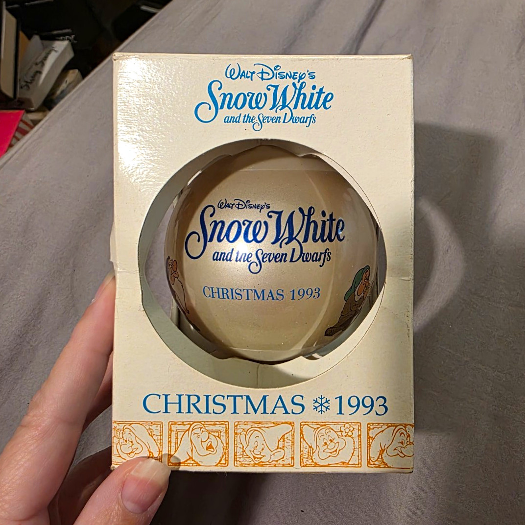 Vintage Schmid Disney Snow White and the Seven Dwarfs 1993 Glass Christmas Vintage Schmid Disney Snow White and the Seven Dwarfs 1993 Glass Christmas