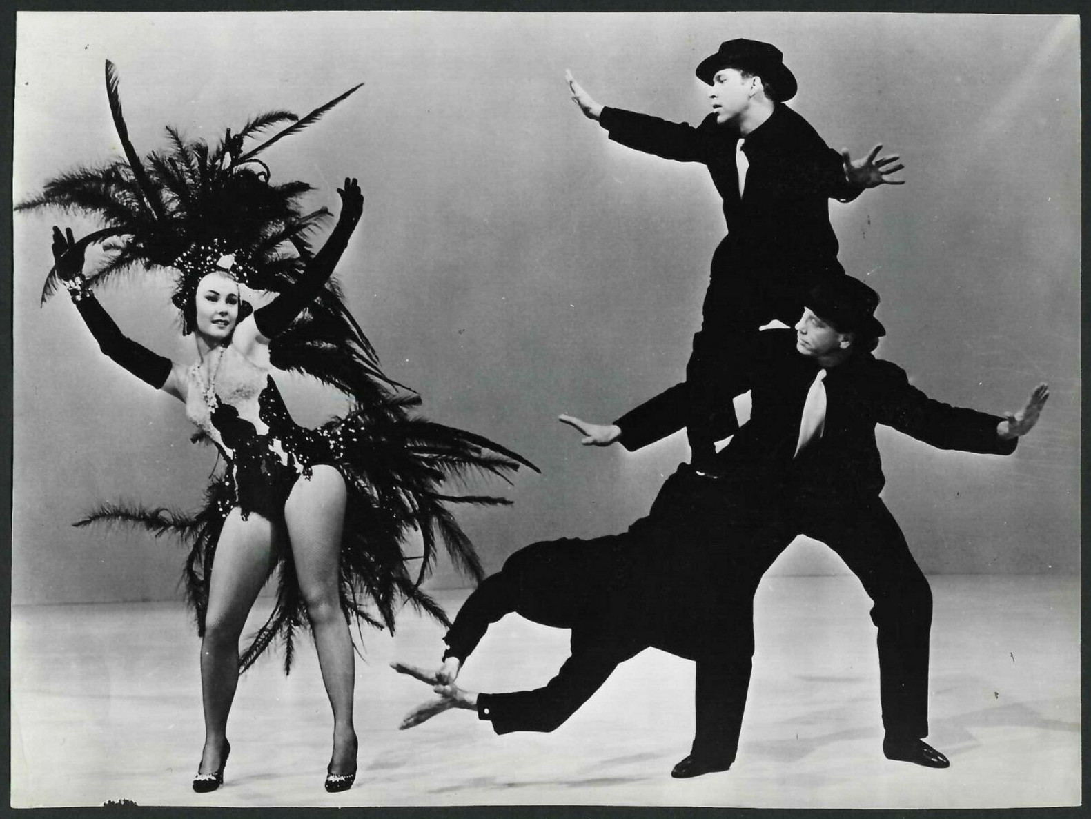 MITZI GAYNOR VINTAGE ORIGINAL PHOTO HOLLYWOOD ACTRESS STUNNING MOVIE SCENE MITZI GAYNOR VINTAGE ORIGINAL PHOTO HOLLYWOOD ACTRESS STUNNING MOVIE SCENE