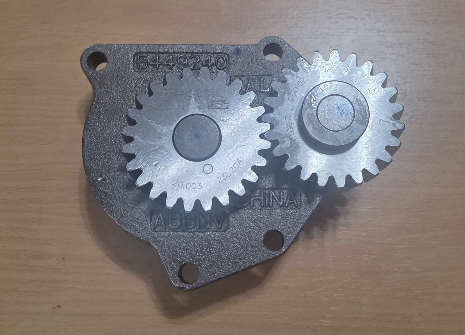 OEM Cummins Oil Pump 5449240