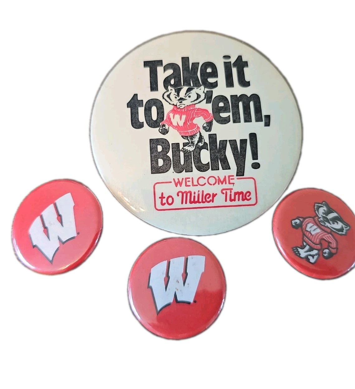 LOT of 4 VTG  WISCONSIN BADGERS PINBACK BUTTON PIN LAPELS NCAA BUCKY UW