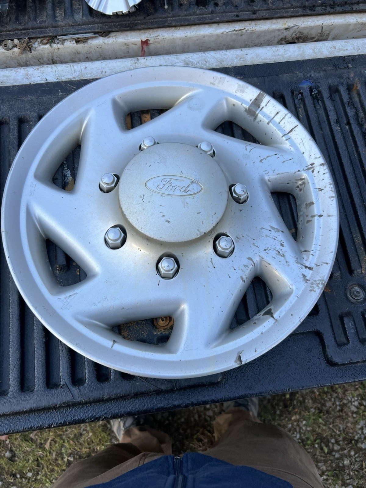 scratches 2000-2014 FORD E250 E350 16\'\' oem used wheel cover hub cap 7030a scratches 2000-2014 FORD E250 E350 16\'\' oem used wheel cover hub cap 7030a