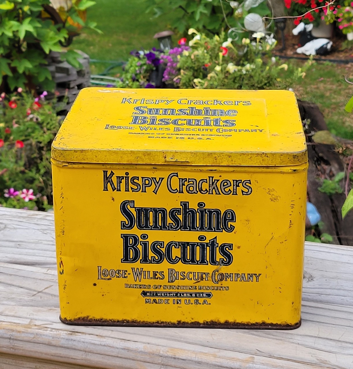 Vintage Krispy Crackers Sunshine Biscuits Loose Wiles Metal Tin Box Advertising