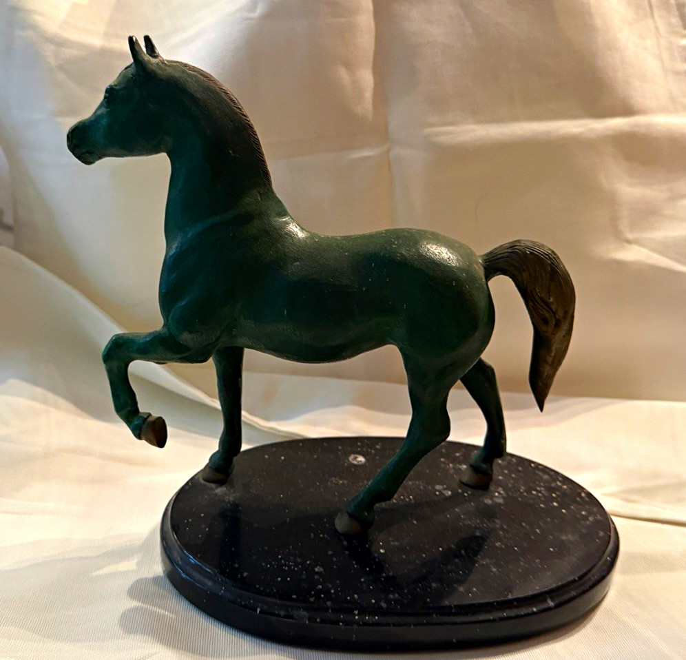 Green bronze Horse Figurine Statue on Black Oval Base Metal Decor Green bronze Horse Figurine Statue on Black Oval Base Metal Decor