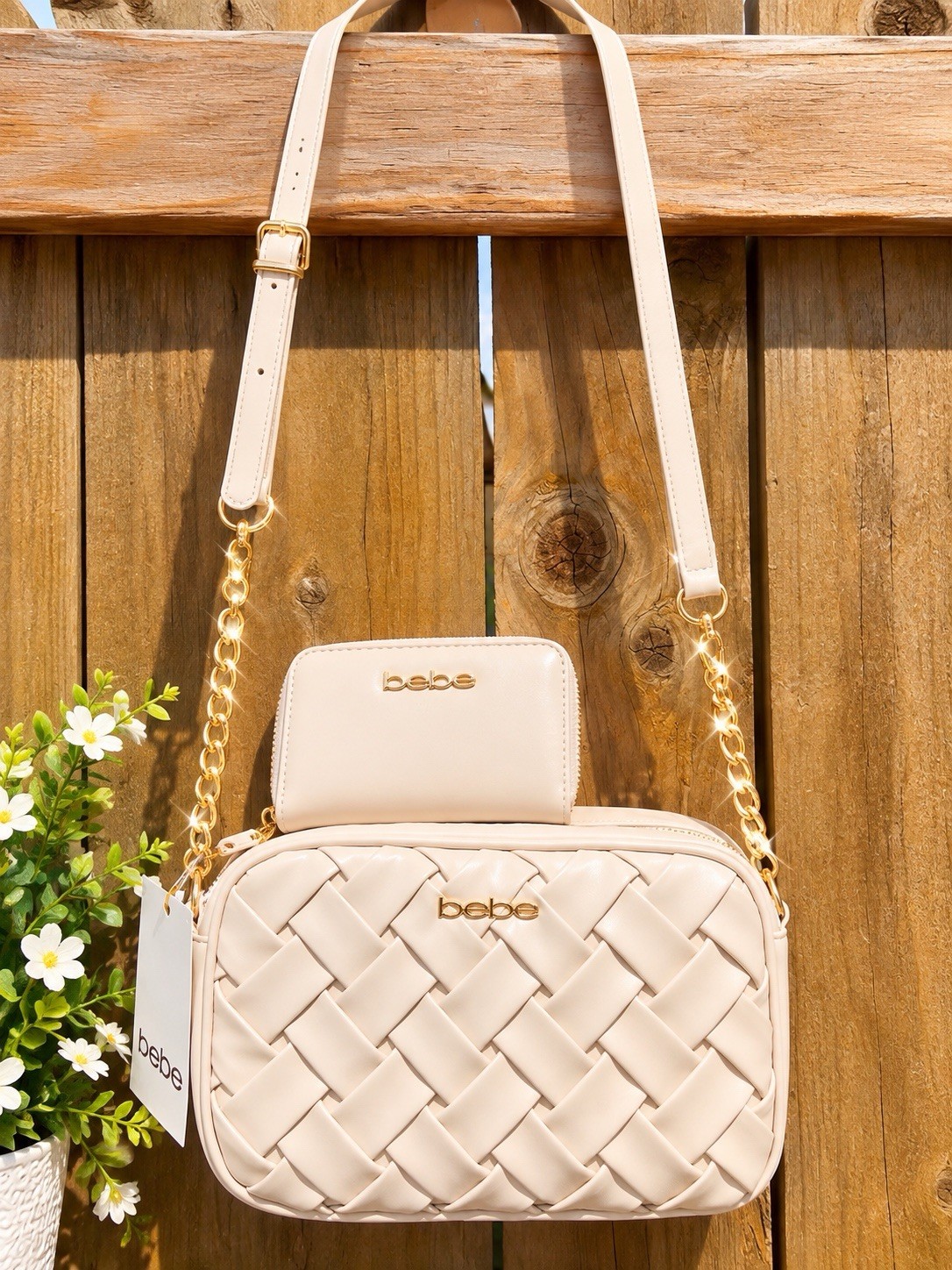 NWT Gorgeous Bebe Bag Fall Ready Full is $100 NWT Gorgeous Bebe Bag Fall Ready Full is $100
