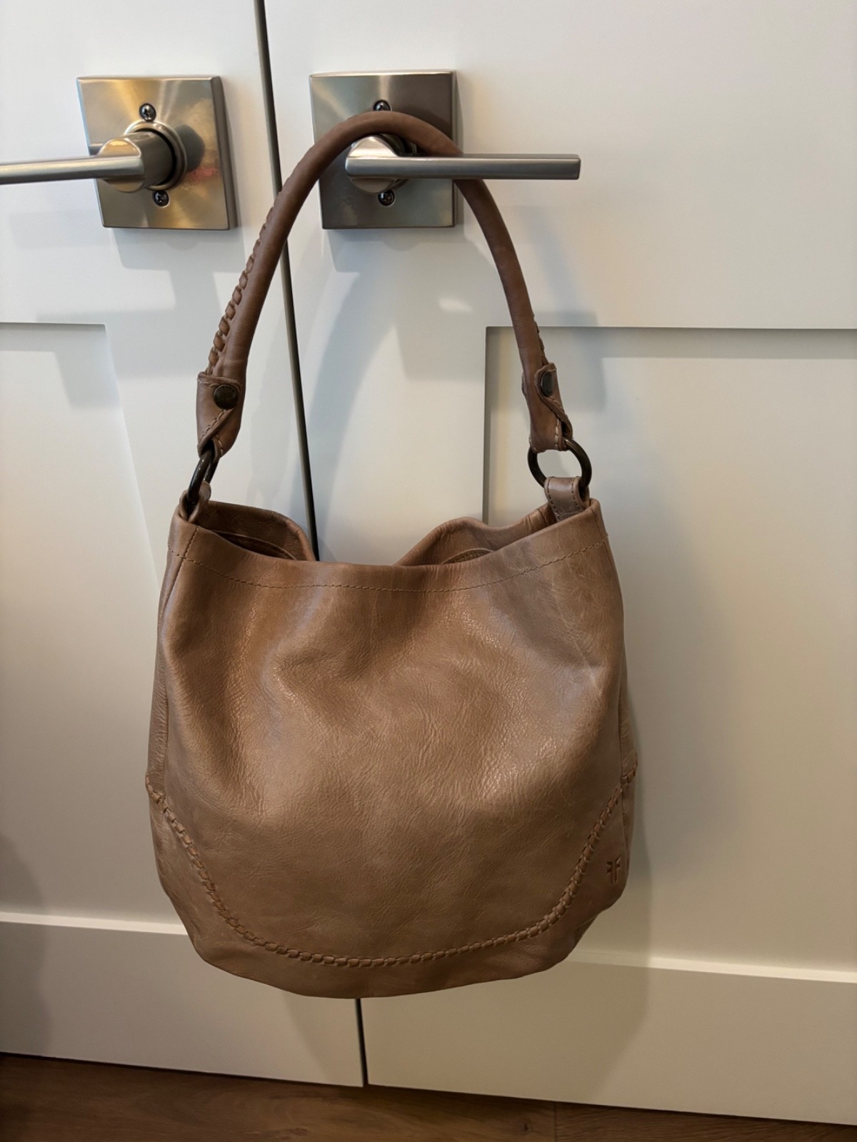 Frye Melissa Hobo Shoulder Bag with Crossbody Strap in Taupe Leather