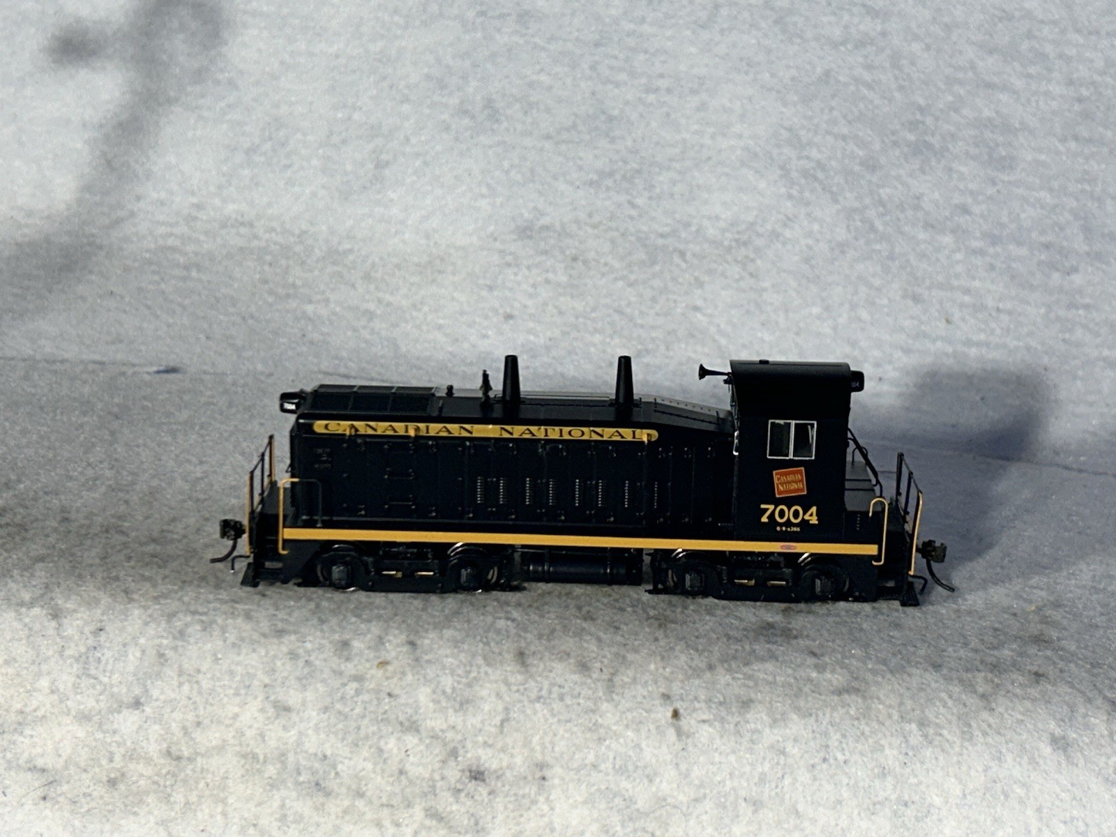 Sharp Rapido Canadian National RR SW-9 Switcher Engine # 7003 DCC/Sound HO