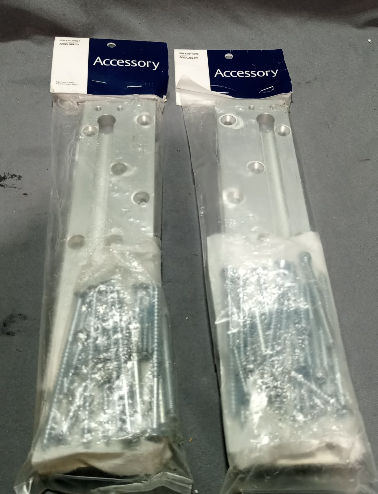 Lot Of 2 Assa Abloy CWB-82CL Lot Of 2 Assa Abloy CWB-82CL