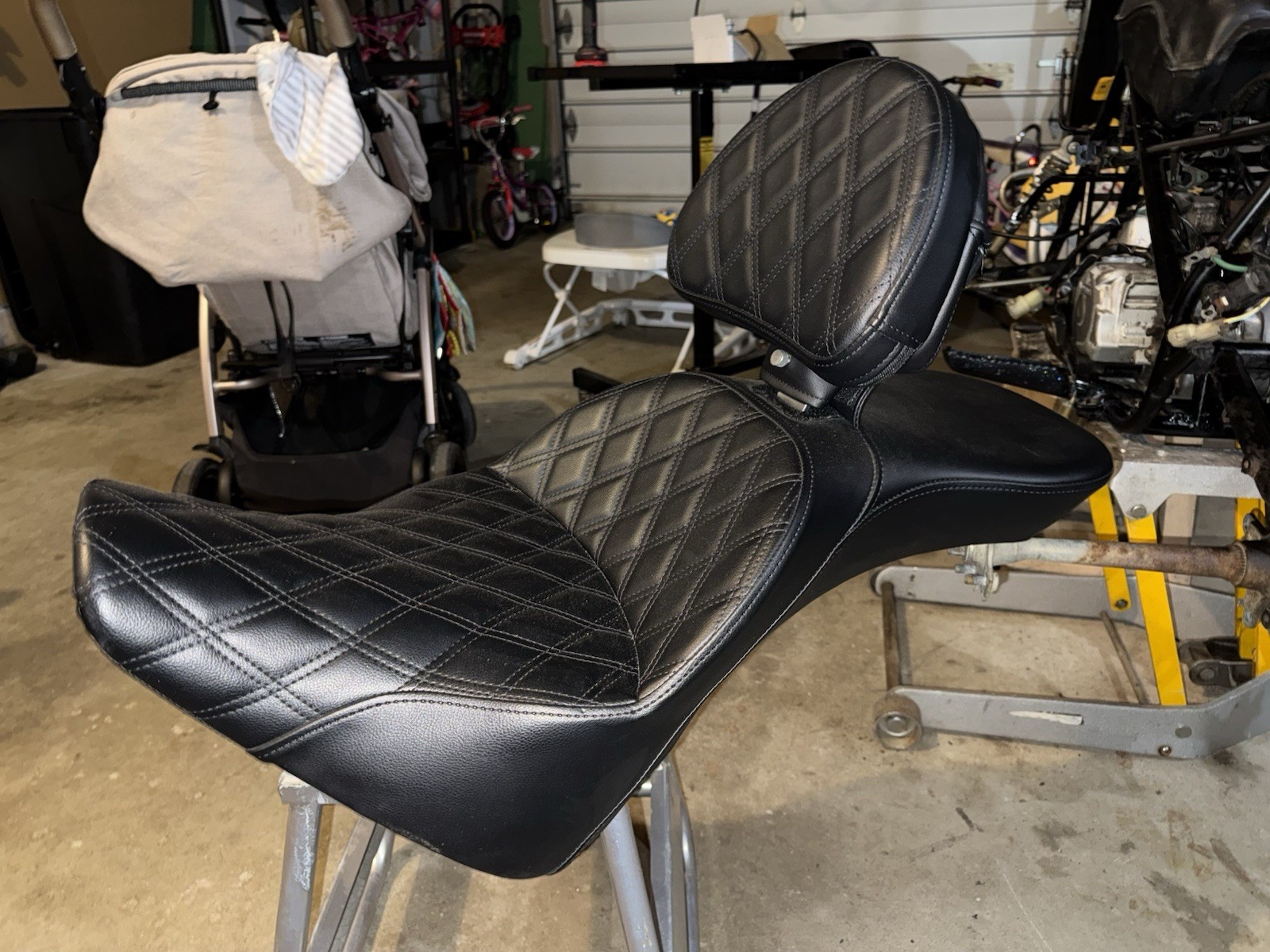 Saddlemen Explorer Seat with Backrest 18-26 Heritage Softail
