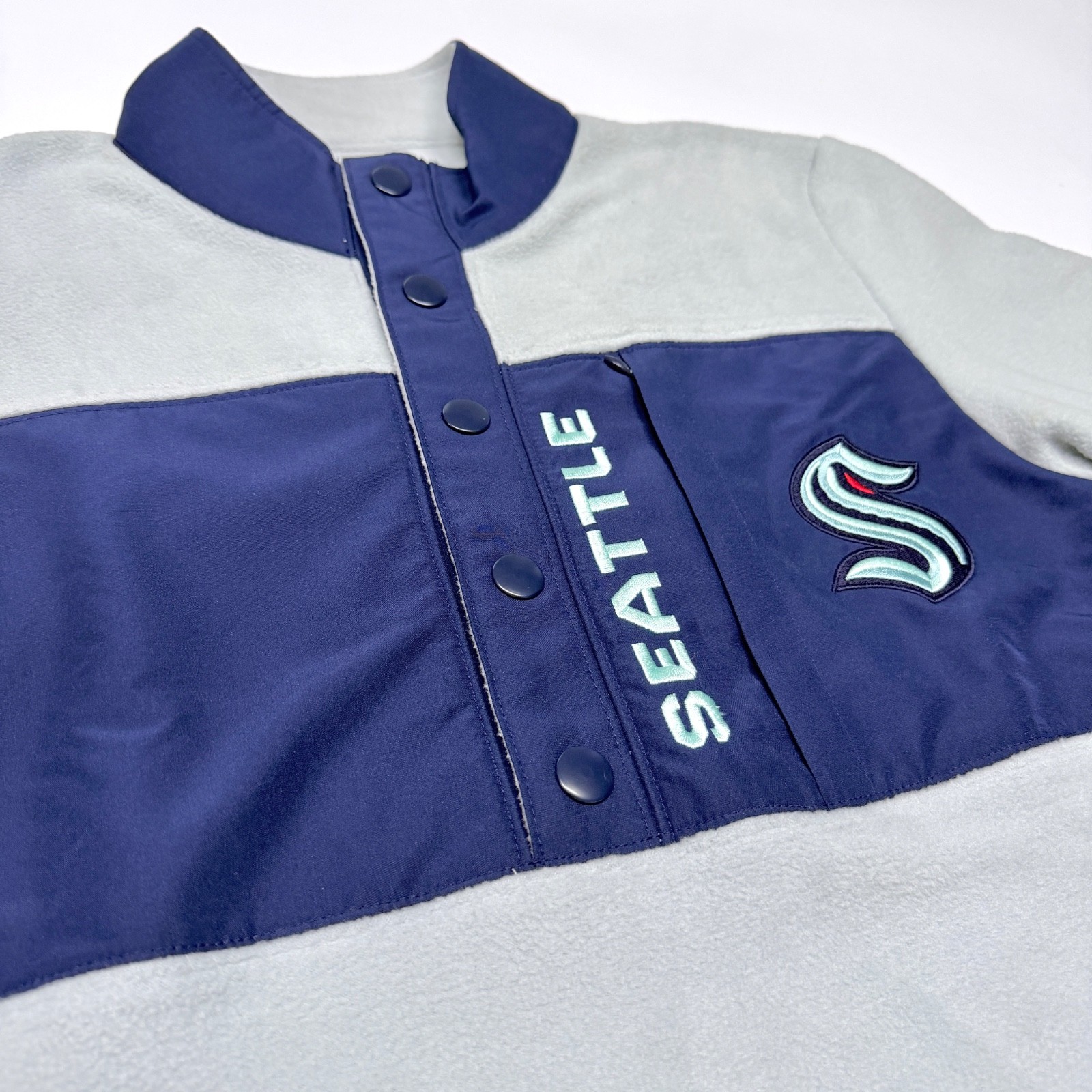 NWT Men\'s SEATTLE KRAKEN Hockey NHL Zip-Pocket Polar-Fleece Jacket Sweater LARGE