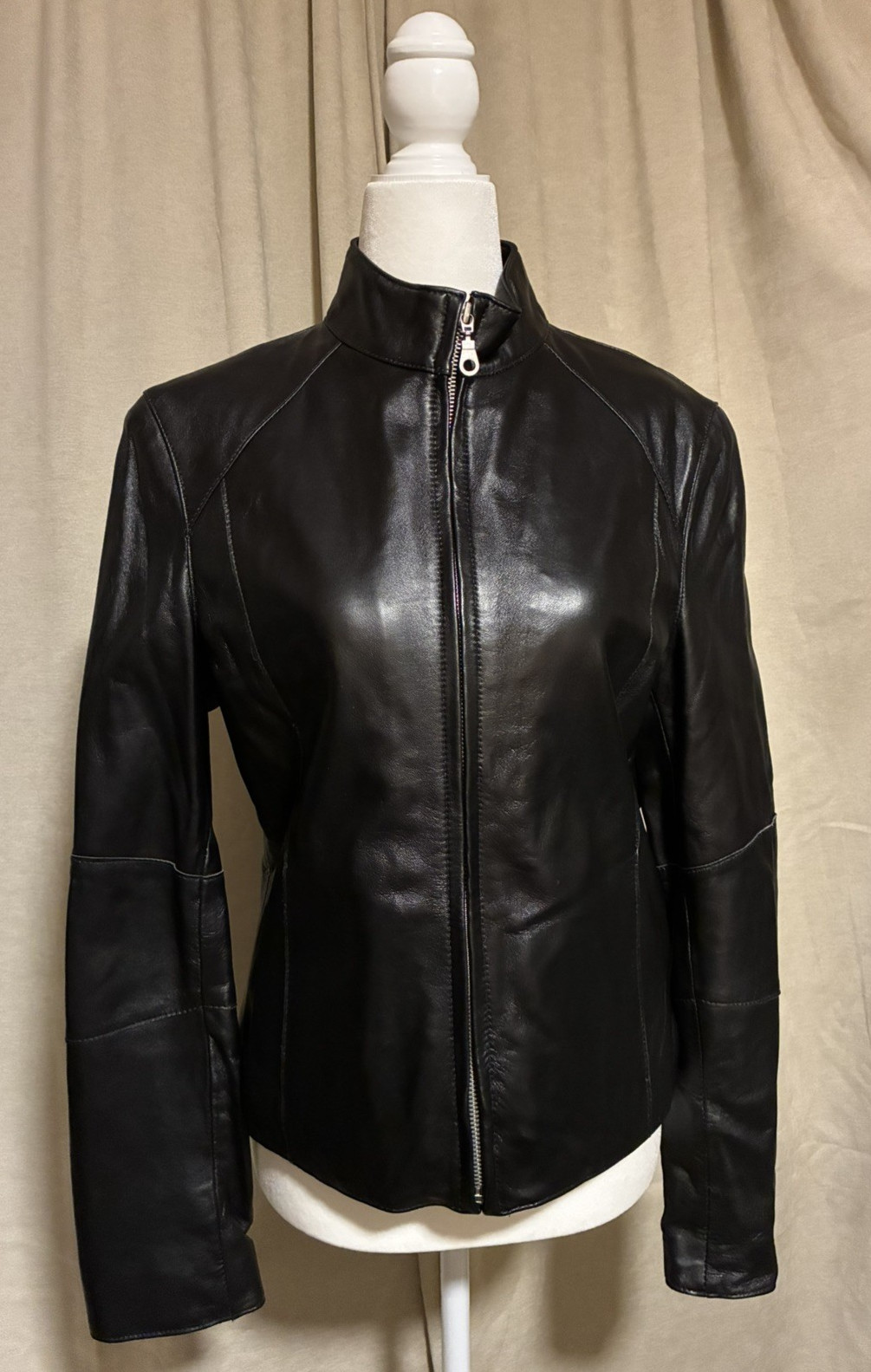 Wilsons Women\'s Leather Black Jacket Size Medium Wilsons Women\'s Leather Black Jacket Size Medium