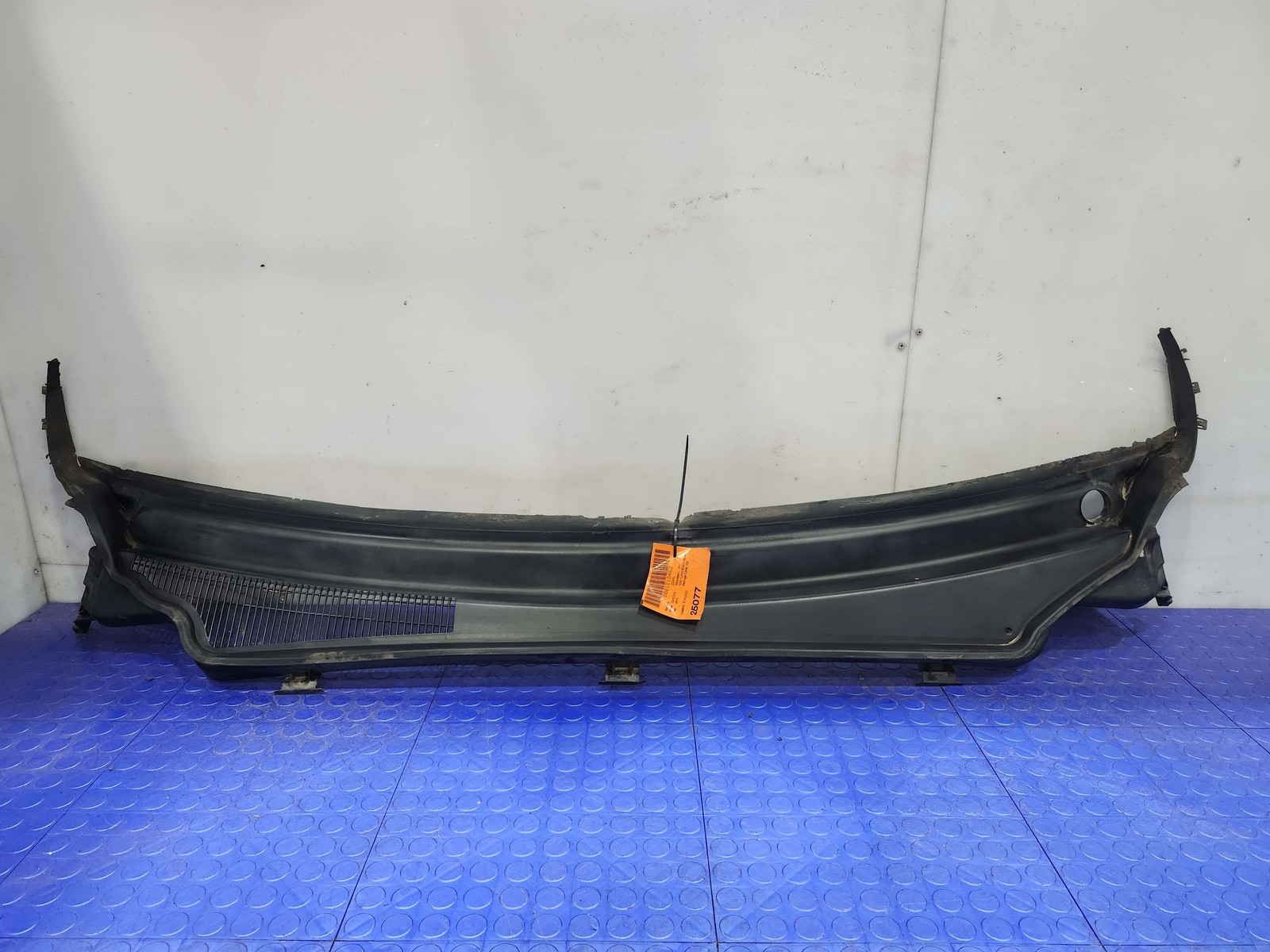 11-20 Jeep Grand Cherokee Cowl Top Panel Cover Grille Air Inlet OEM 55079197AH