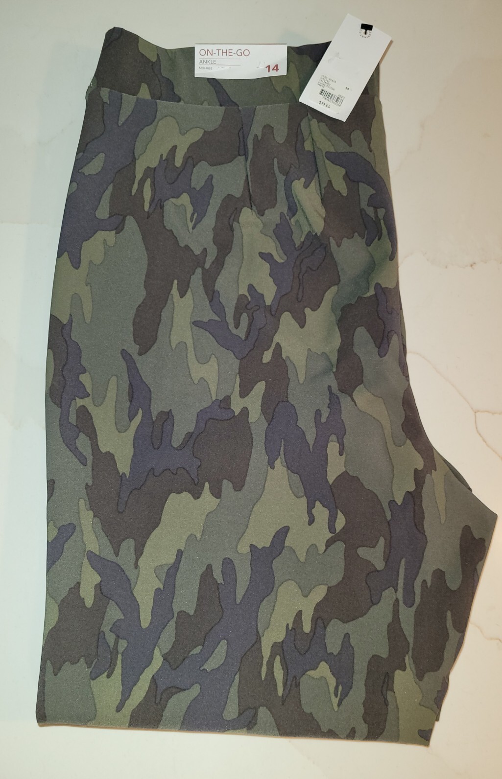 NWT Lane Bryant On The Go Mid-Rise Camo Slim Ankle Pants Sz. 14 $79.95 NEW NWT Lane Bryant On The Go Mid-Rise Camo Slim Ankle Pants Sz. 14 $79.95 NEW