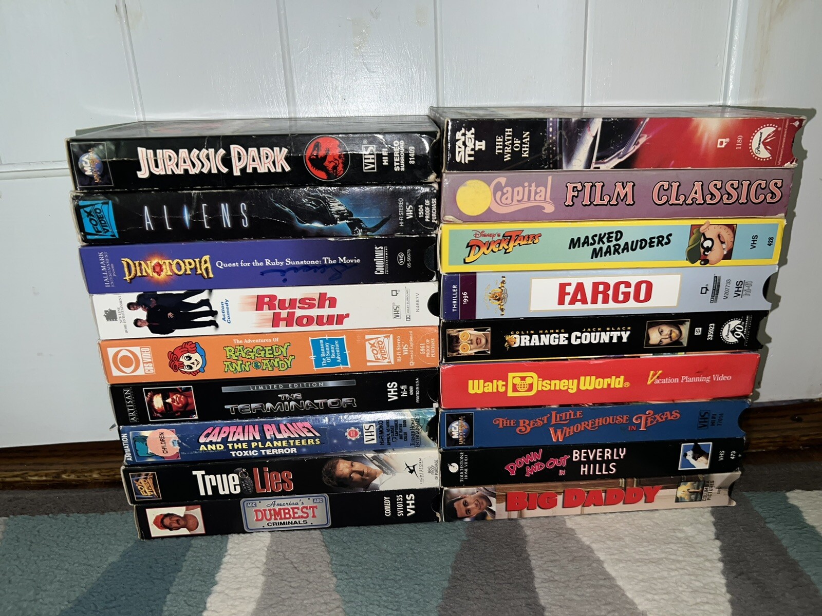 VHS Tapes Lot 10 Random Assorted Bulk Lot Tapes Comedy Horror Classic War Etc