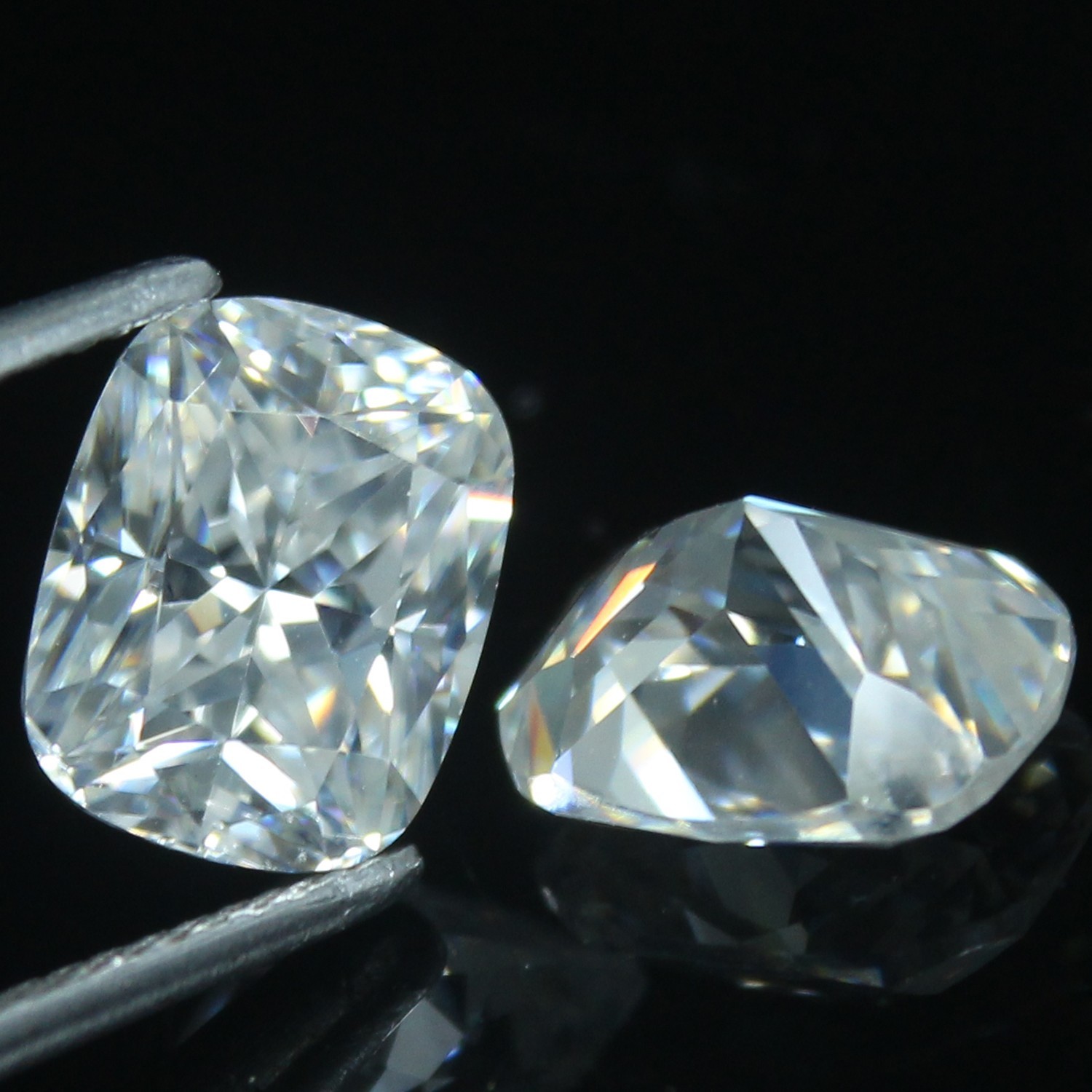 Natural 4.7 Ct Certified D Color VVS1 Excellent 7x9 MM Long Cushion Pair Diamond Natural 4.7 Ct Certified D Color VVS1 Excellent 7x9 MM Long Cushion Pair Diamond