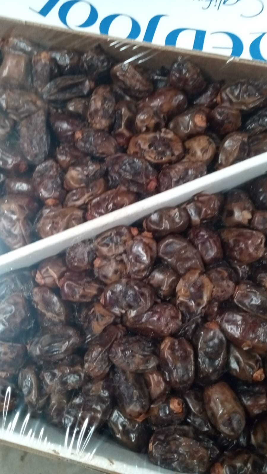 11LB  MEDJOOL SMALL DATE. FOR, MAKING-SYRUP OR BAKING. FAST SHIPPING.