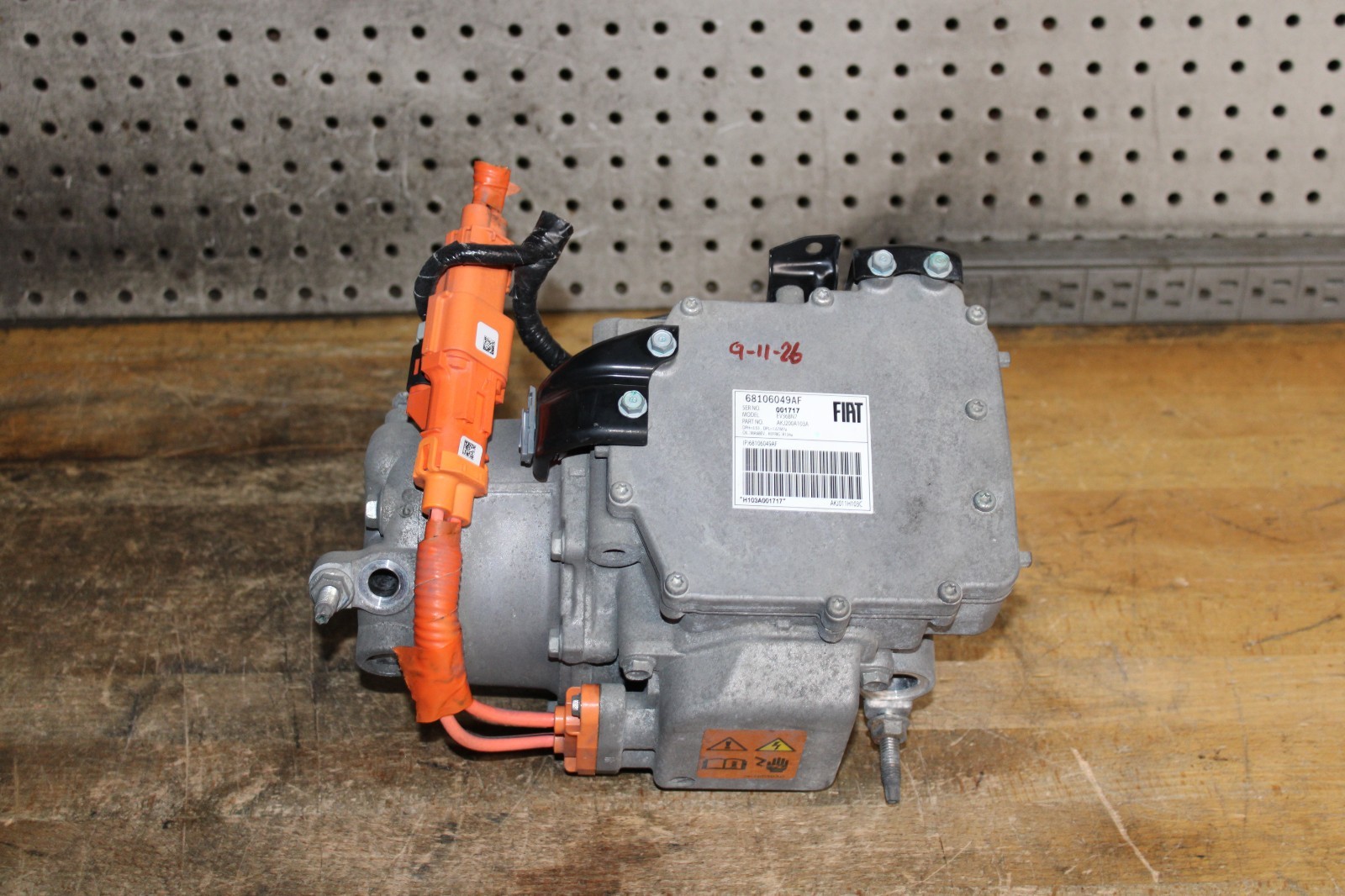 2013-2018 Fiat 500 Electric AC A/C Air Conditioning Compressor 68106049AF OEM
