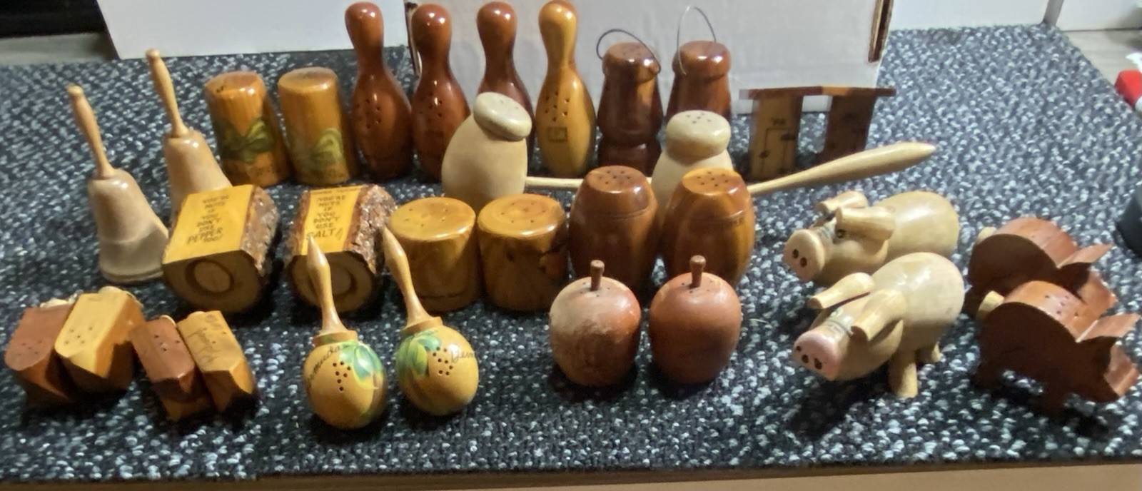 Vintage Wooden Salt Pepper Shakers Lot 32 Pc 16 Pairs Souvenir Folk Art CDV