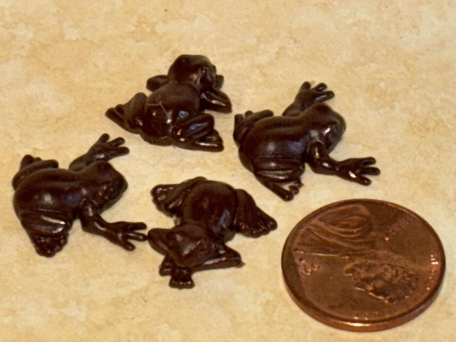 4 Miniature Honeydukes Chocolate Frogs miniverse Darker Handmade Resin Requests