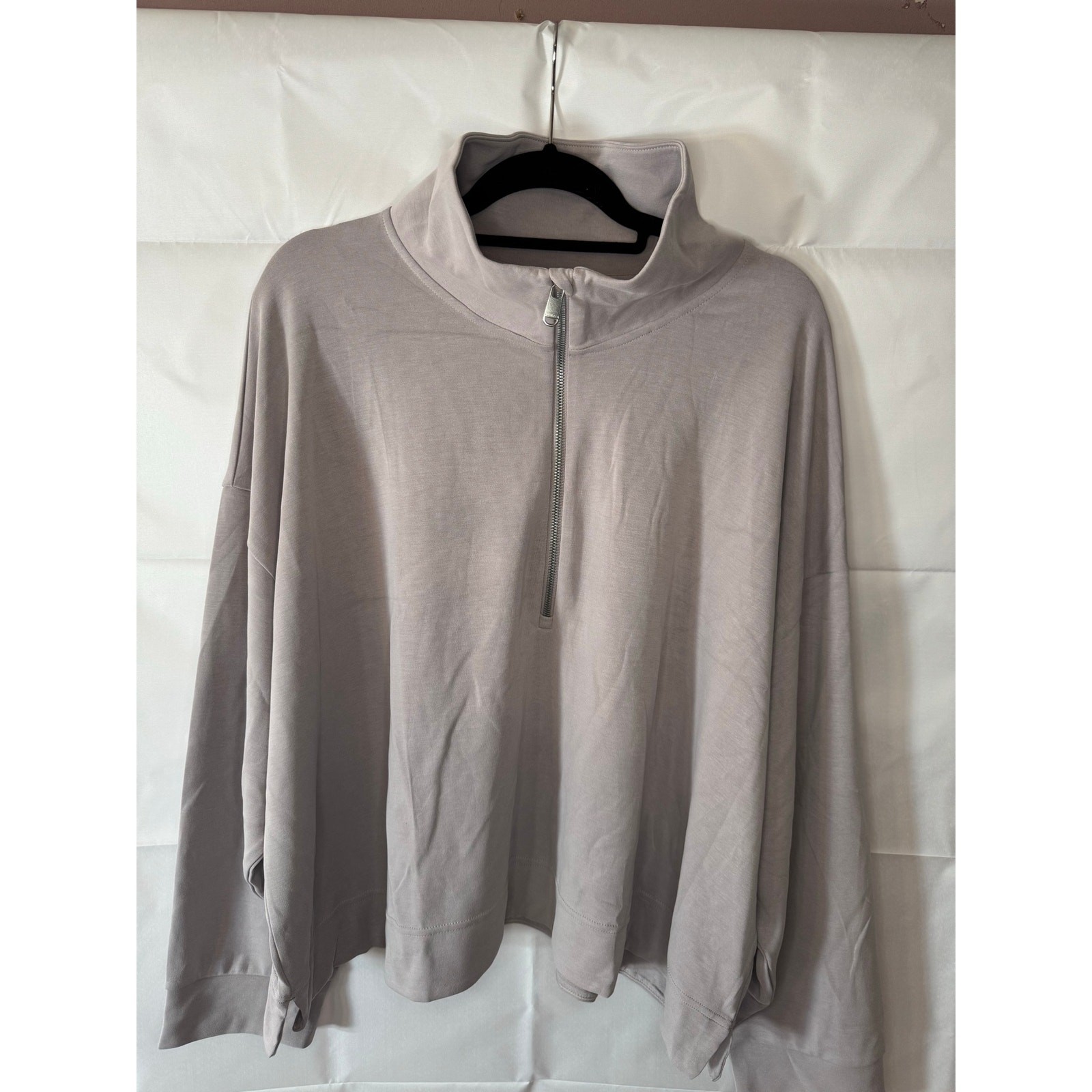 NWT 3XL Athleta Women’s Light Lilac 3/4 zip Sweatshirt NWT 3XL Athleta Women’s Light Lilac 3/4 zip Sweatshirt
