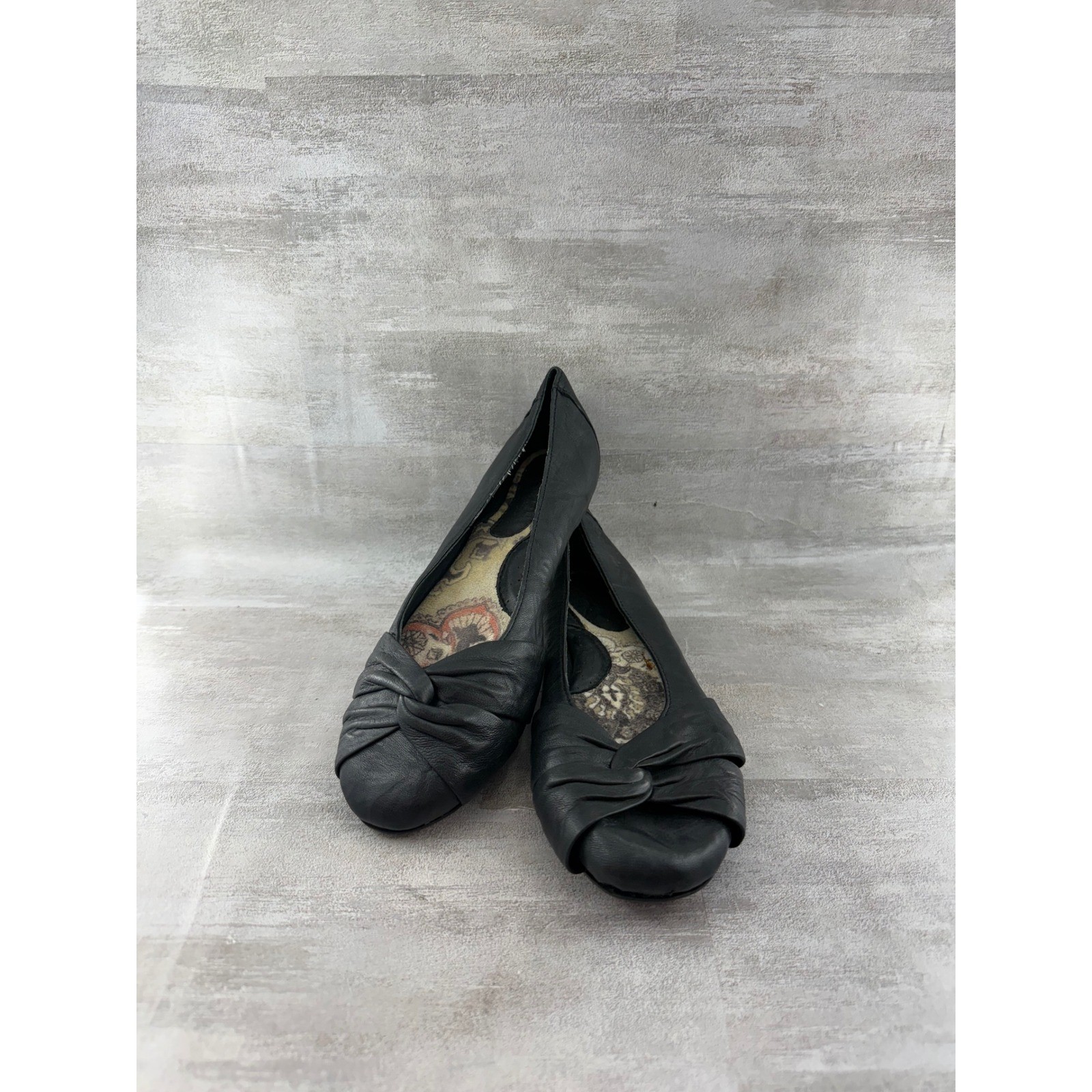 Born Julianne Black Leather Knotted Ballet Flats W32114 Women Sz 6 EU 36.5