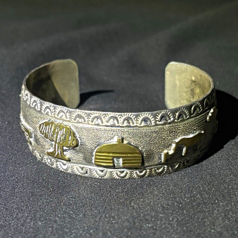 Vintage Sterling Silver Southwestern Storyteller Cuff Bracelet NY Hallmark 30g