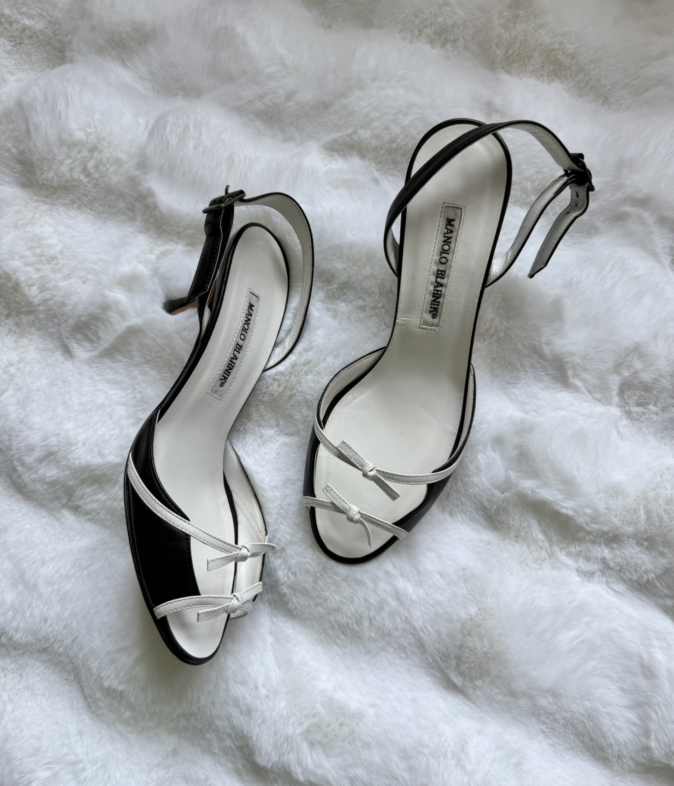 Manolo Blahnik | Auth Vintage Black White Leather Bow Strappy Slingback Heel(38) Manolo Blahnik | Auth Vintage Black White Leather Bow Strappy Slingback Heel(38)