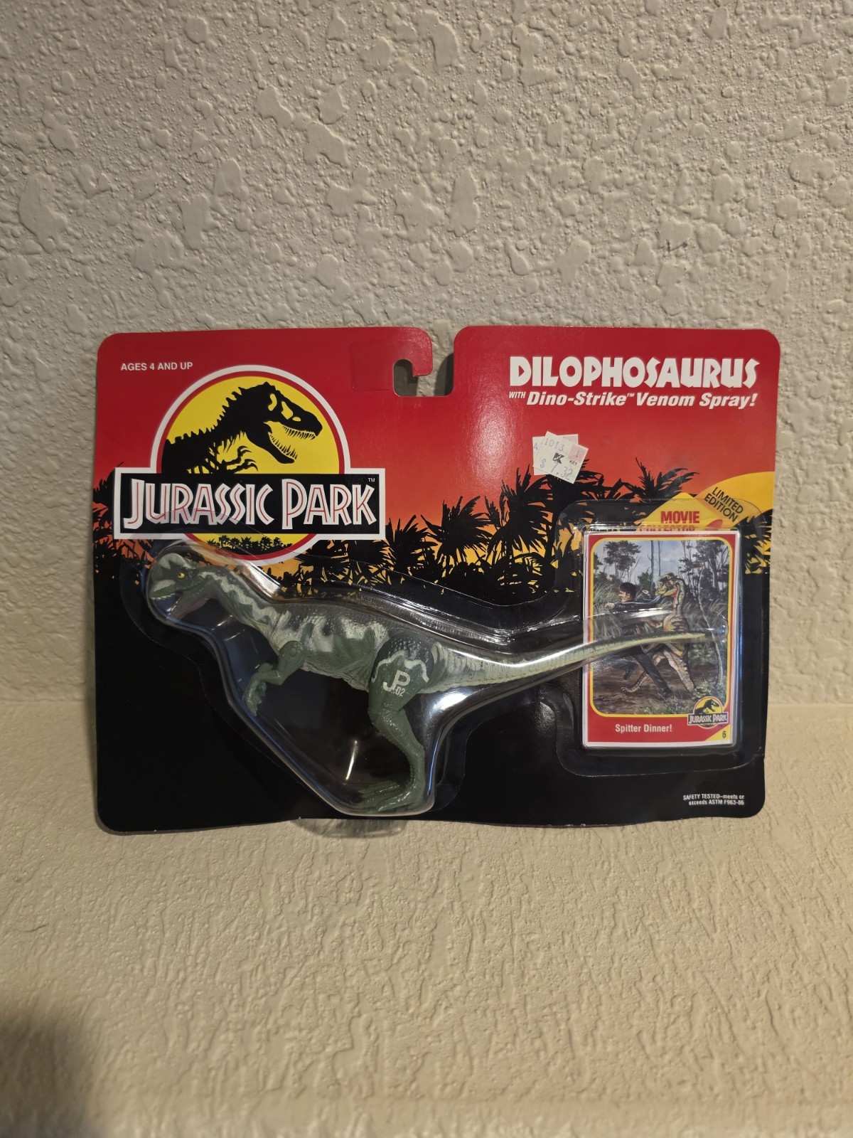 Vintage 1993 Kenner Jurassic Park Dilophosaurus Action Figure New Sealed MOC