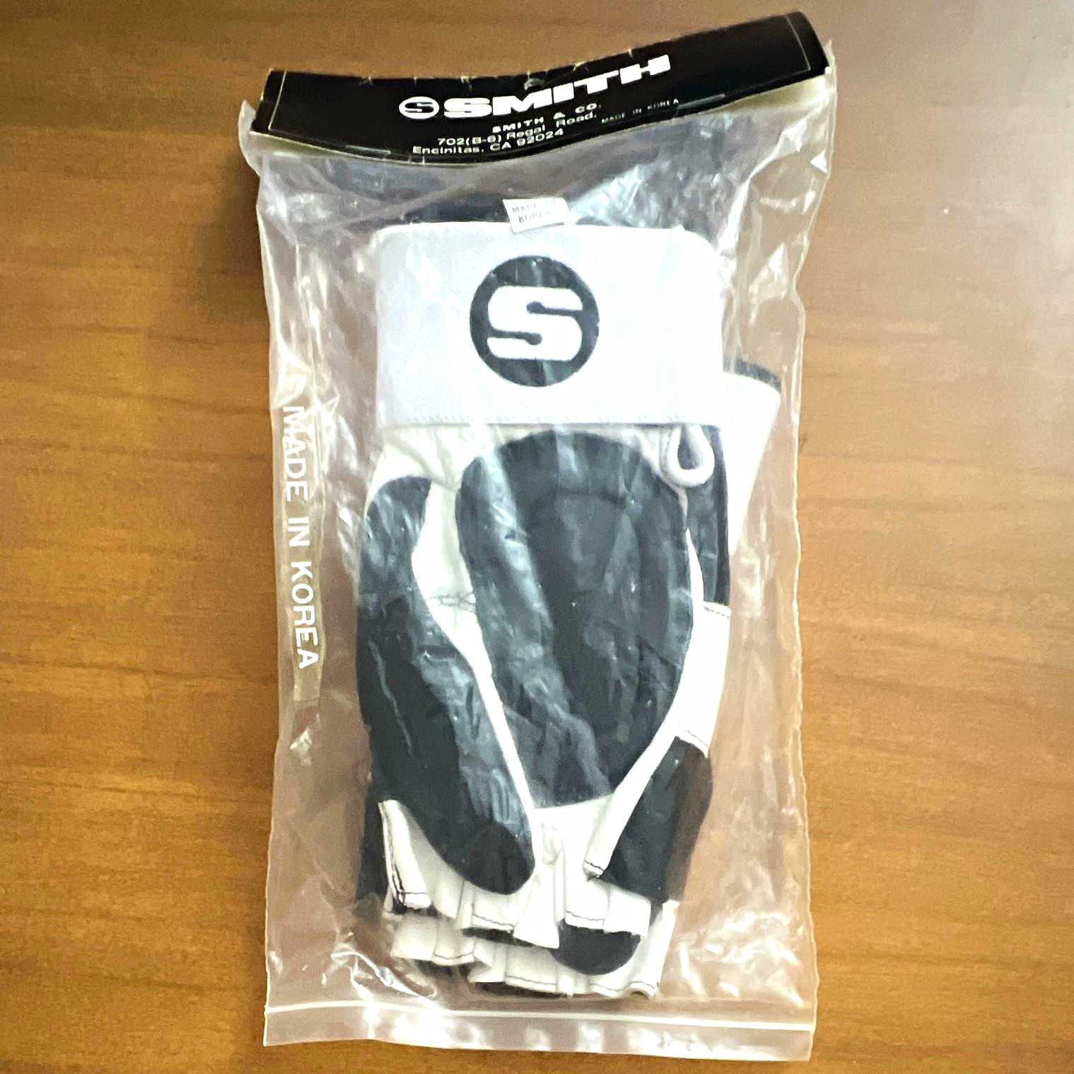 NOS VINTAGE SMITH GLOVES FINGERLESS SKATEBOARDING SIZE LARGE NOS VINTAGE SMITH GLOVES FINGERLESS SKATEBOARDING SIZE LARGE