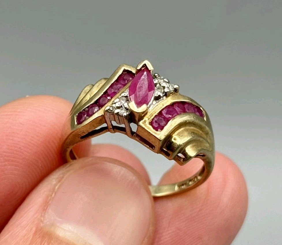 Estate 10k Yellow Gold 2.7g Ruby Genuine Diamond .35 Ctw Waterfall Ring Sz 6.75