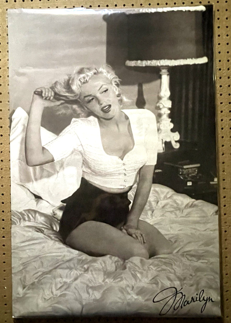 SEALED NEW OLD STOCK~MARYLIN MONROE~1987~ORIGINAL ROLLED 24X36\