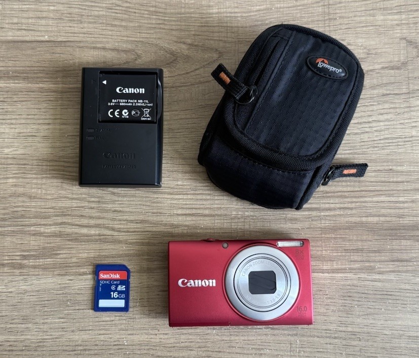 Canon PowerShot A4000 IS RED 16 MP Digital Camera 8x Zoom Charger Battery WORKS