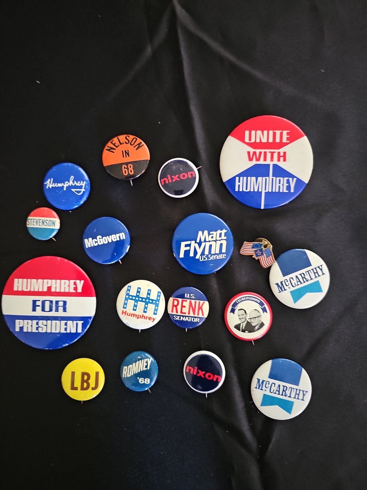 Vtg Political Nixon, Romney, Humphrey, McCarthy, McGovern Button Pin Lot (16)