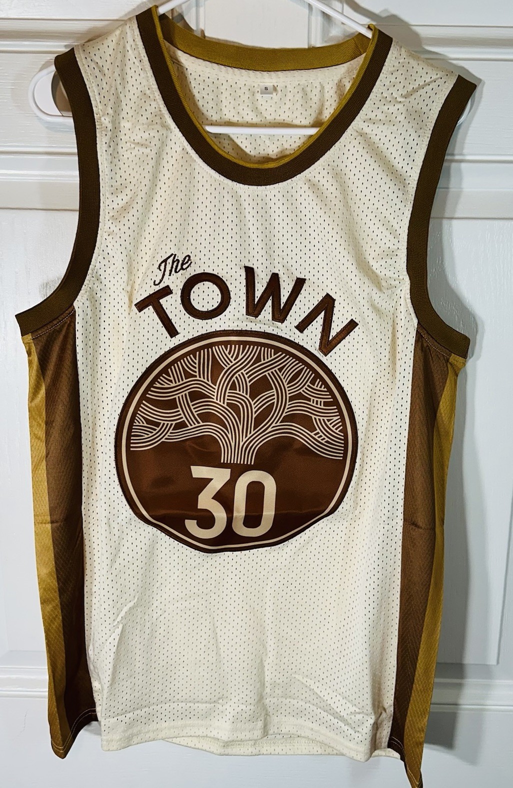 StephenCurry #30 The Town Basketball Jersey Men’s Small Cream Brown Fanwear NWOT