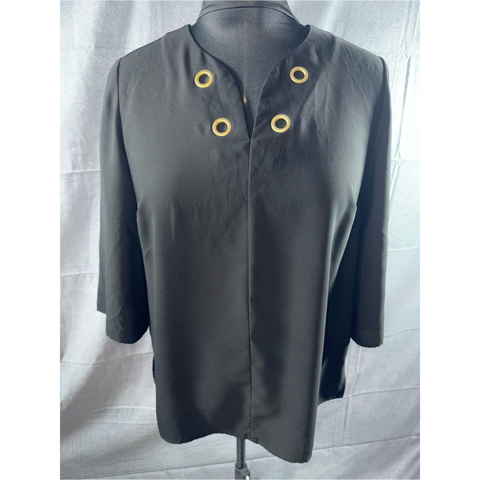 2884-Chico\'s Pop Over Blouse with Gold Eyelet Accents 2884-Chico\'s Pop Over Blouse with Gold Eyelet Accents