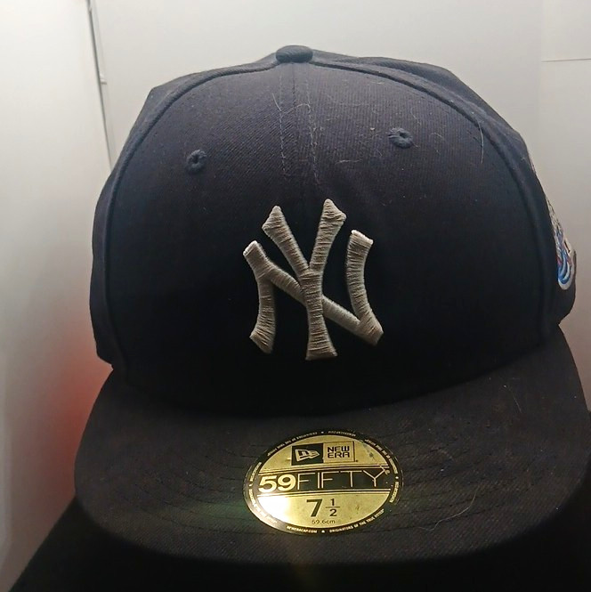 New Era 59FIFTY New York Yankees MLB Fitted Cap Hat Black Size 7 1/2 New Era 59FIFTY New York Yankees MLB Fitted Cap Hat Black Size 7 1/2