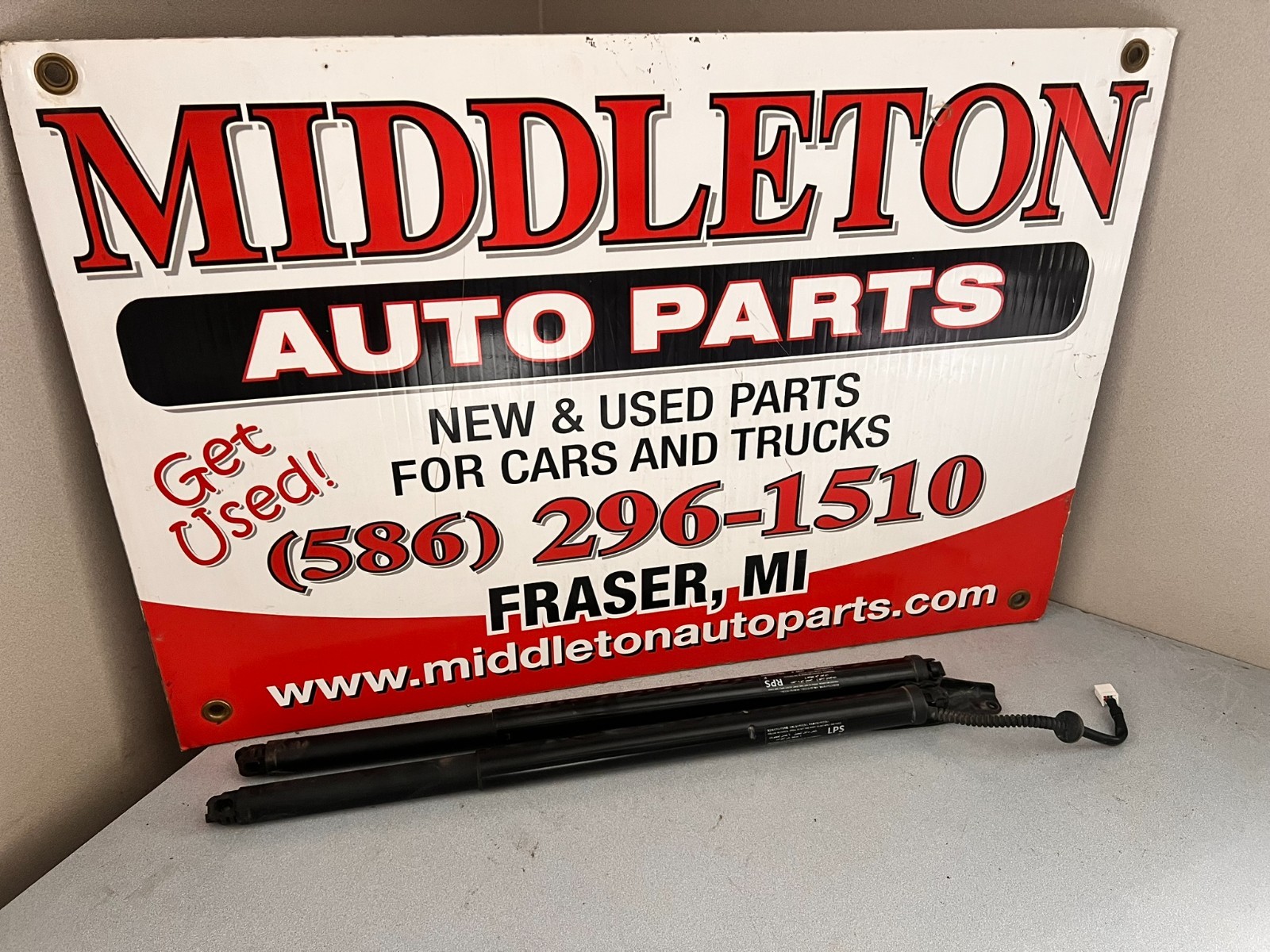 2019-2024 SUBARU FORESTER REAR TRUNK LIFTGATE LIFT SUPPORT CYLINDER STRUT SET