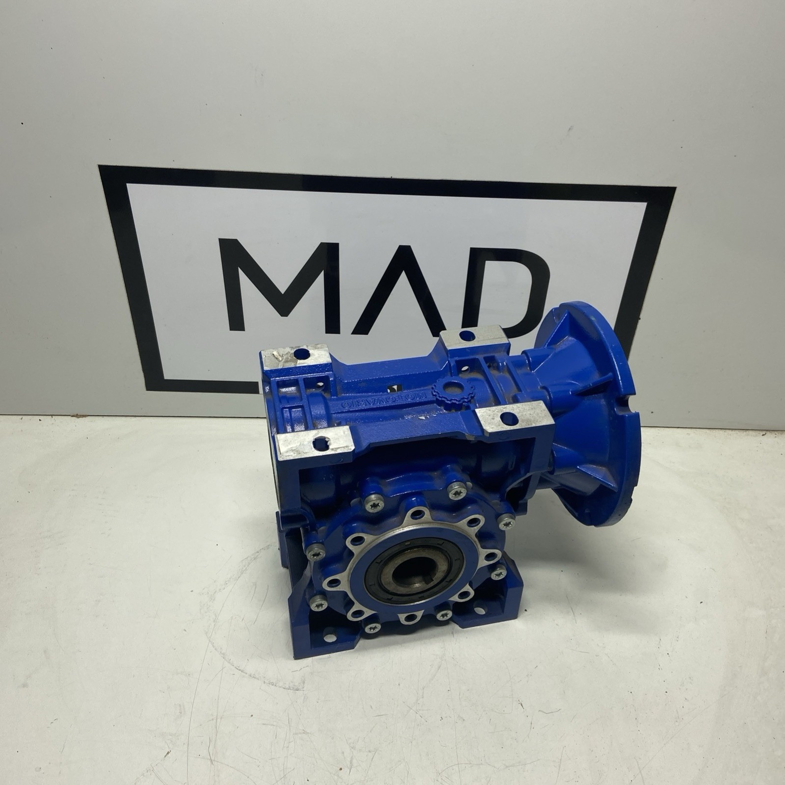 Motovario NMRV-P 075 40:1 Ratio Gear Reducer 28mm Bore Hollow Shaft Motovario NMRV-P 075 40:1 Ratio Gear Reducer 28mm Bore Hollow Shaft
