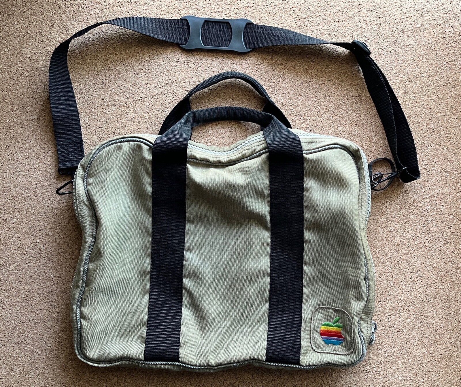 Vintage Apple Macintosh Computer Travel Bag Tote Shoulder Side Bag with Strap Vintage Apple Macintosh Computer Travel Bag Tote Shoulder Side Bag with Strap