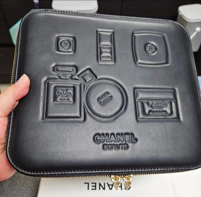 Chanel VIP Makeup Vanity Case Gift Beauty Box Black Leather