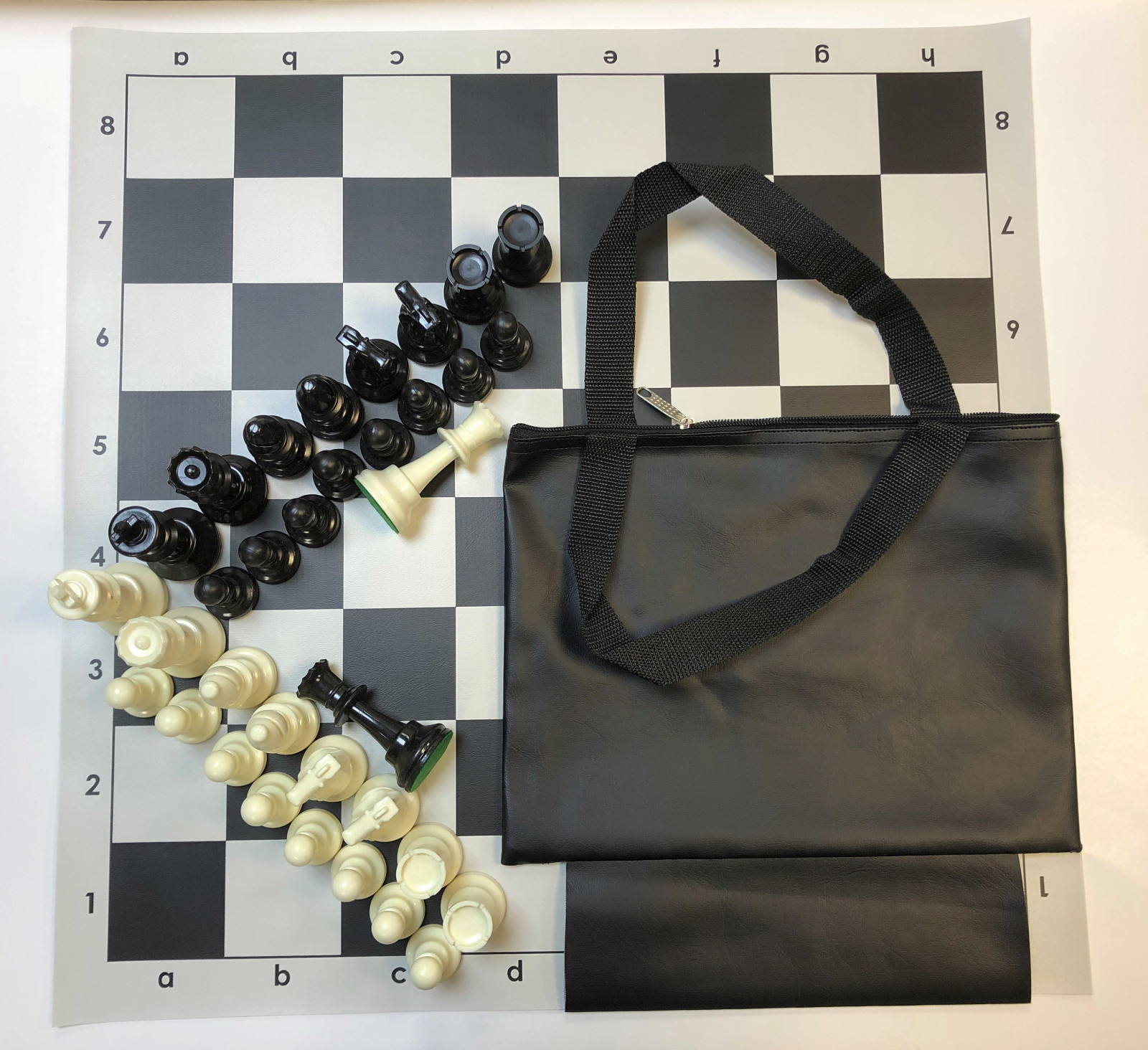 TOURNAMENT CHESS SET COMBO: BLACK BAG W/ LOOP, BLACK BOARD & CHESS PIECES TOURNAMENT CHESS SET COMBO: BLACK BAG W/ LOOP, BLACK BOARD & CHESS PIECES