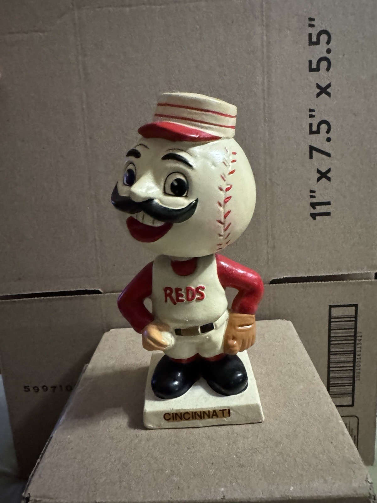 Vintage 1961-63 Cincinnati Reds Mr. Redlegs Bobblehead White Square Base Japan
