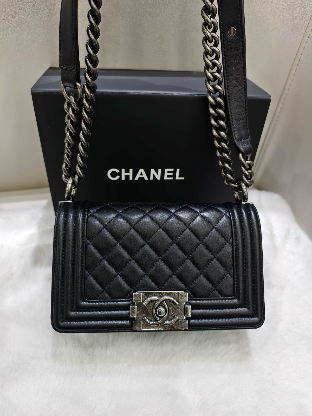 Chanel Boy Small Black Leather Gunmetal HW Shoulder Bag Preowned Authentic Chanel Boy Small Black Leather Gunmetal HW Shoulder Bag Preowned Authentic