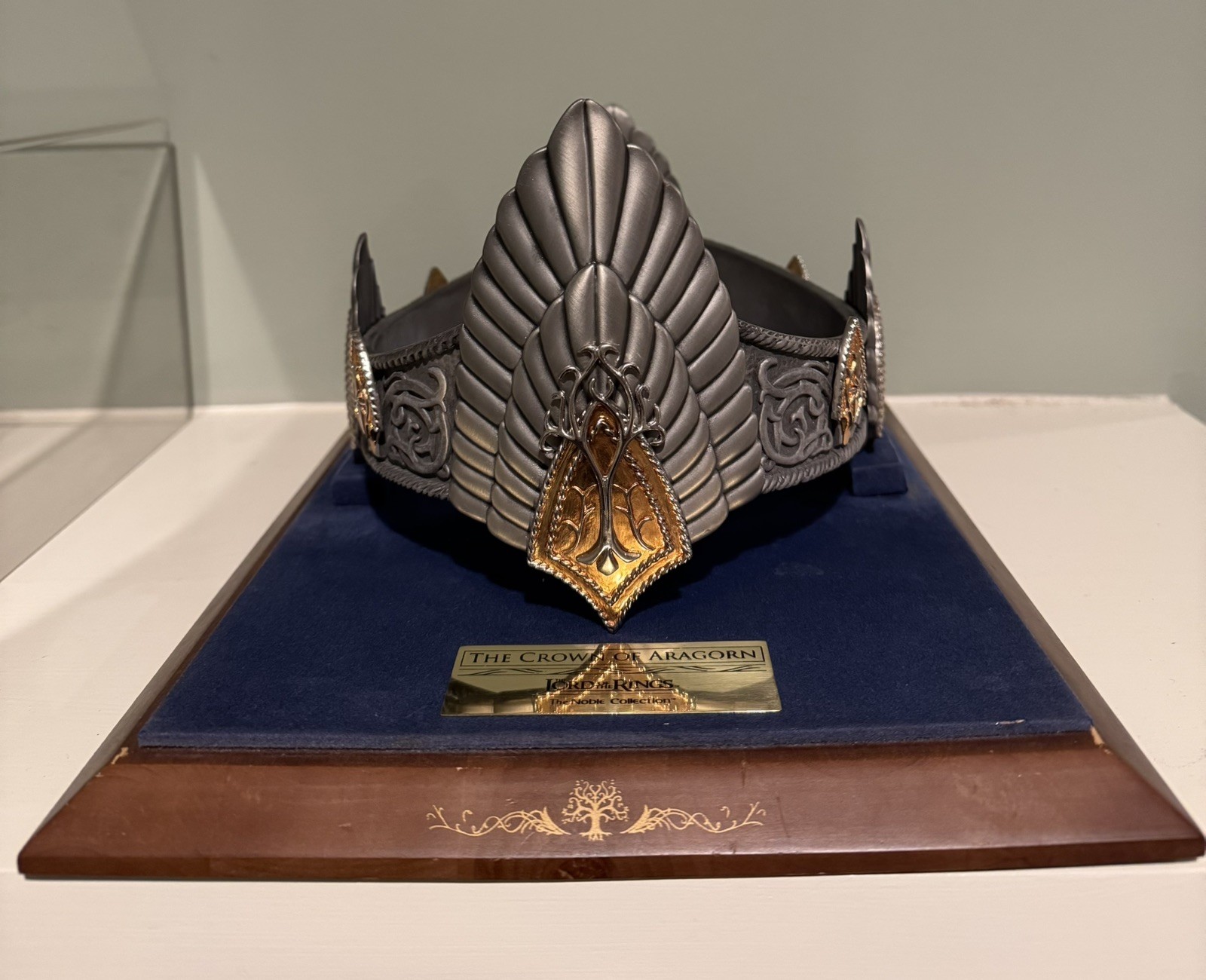 The Lord of the Rings The Crown of Aragorn by Noble Collection