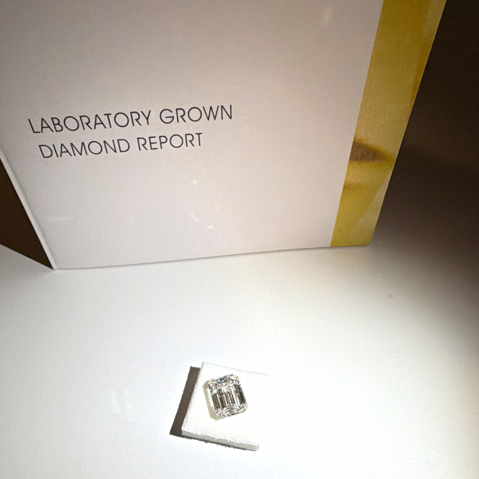 IGI Lab-Grown Diamond 2.99ct Emerald Cut E VS1 EX 9.70x6.78x4.60mm