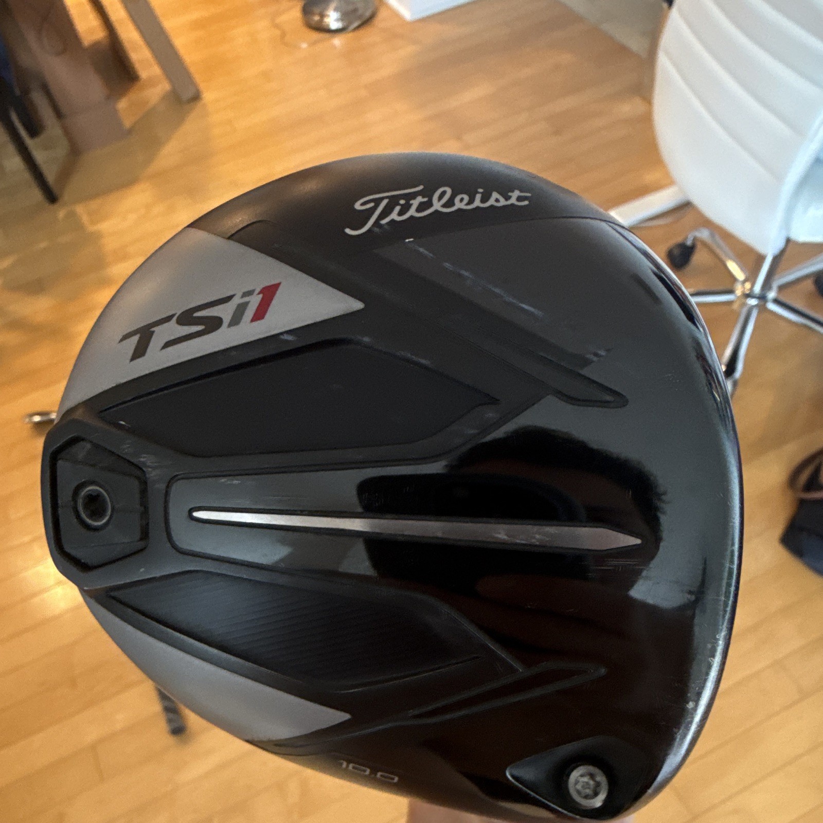 Titleist TSi1 Driver 10° Right-Hand Regular Graphite Shaft Titanium Black Titleist TSi1 Driver 10° Right-Hand Regular Graphite Shaft Titanium Black