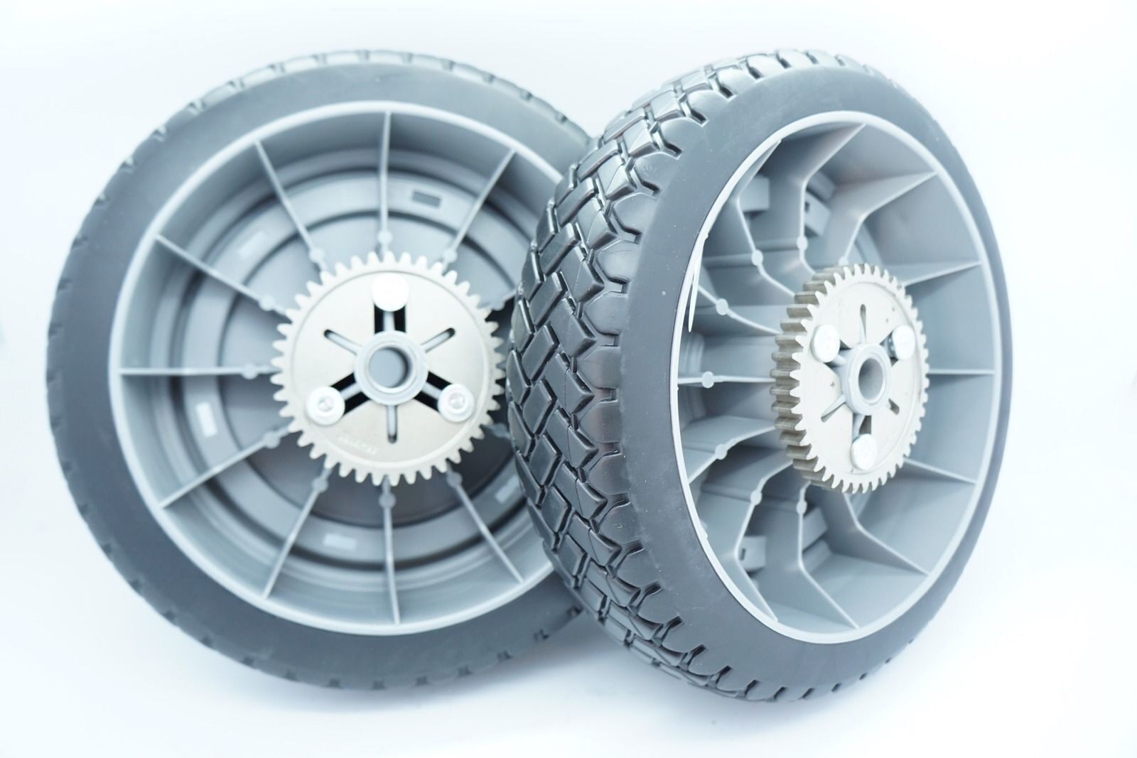 GENUINE OEM TORO PART # 16-0029 WHEELS (QTY. 2) TORO SUPER RECYCLER REAR WHEELS