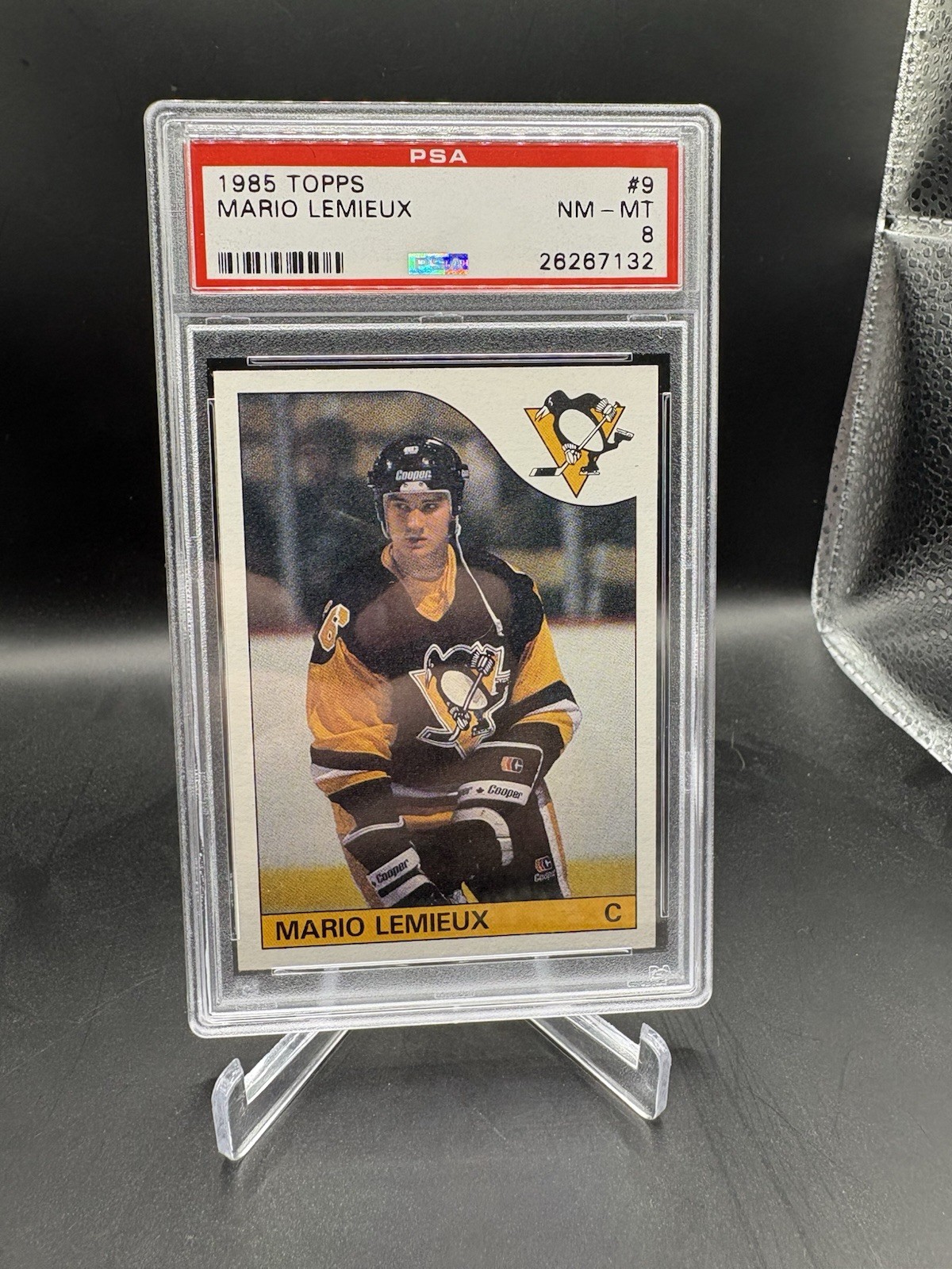 1985-86 Topps Mario Lemieux Rookie RC #9 Penguins PSA 8