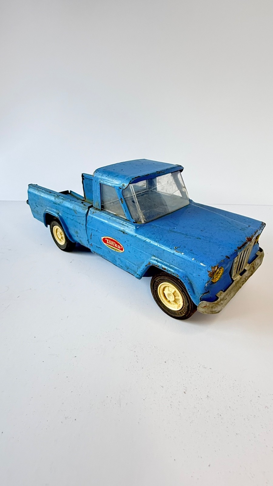 Vintage 1962-66 Tonka #1120 Jeep Gladiator J-Series Pickup Pressed Steel Truck Vintage 1962-66 Tonka #1120 Jeep Gladiator J-Series Pickup Pressed Steel Truck