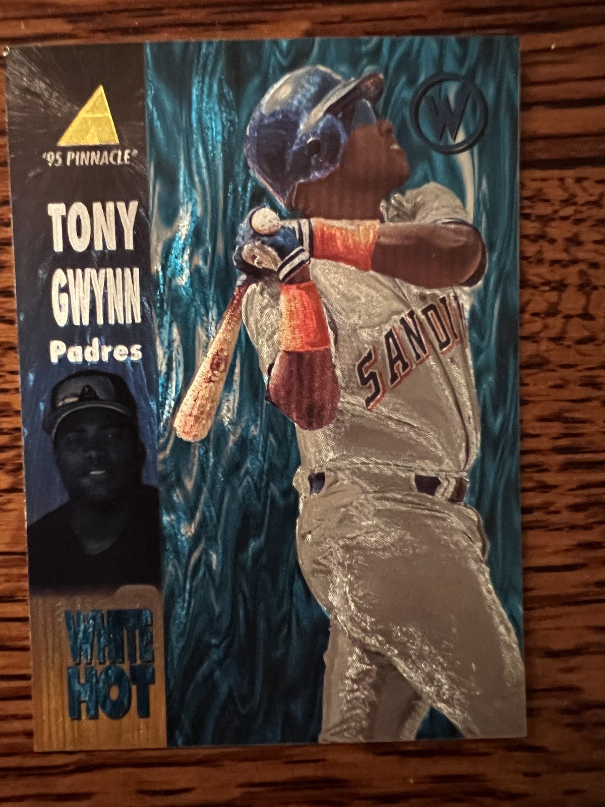 1995 Pinnacle #WH8 Tony Gwynn White Hot 1995 Pinnacle #WH8 Tony Gwynn White Hot