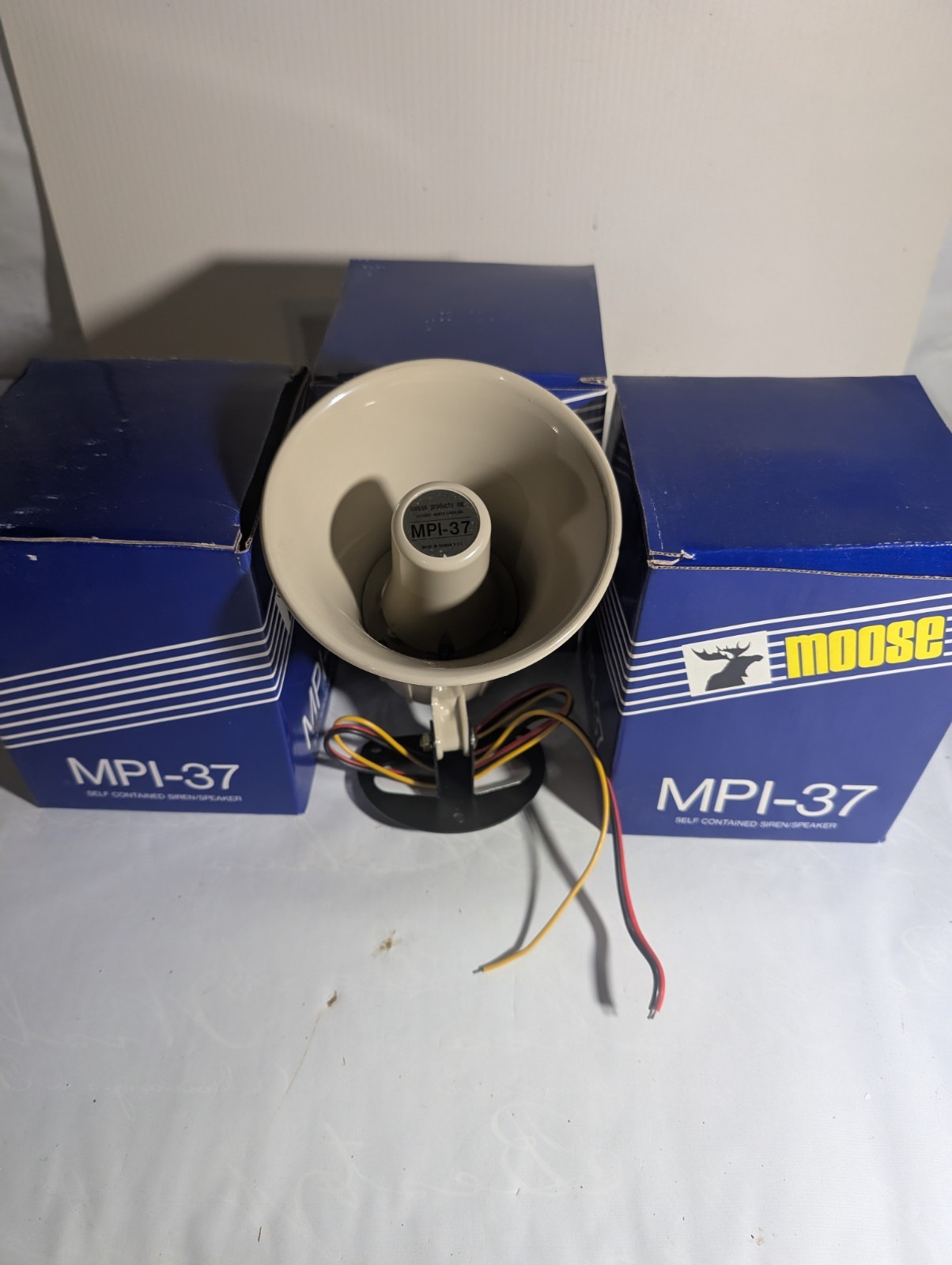 Siren/Speaker 12V -Moose Interlogix MPI-37 Very Loud.Brand New Siren/Speaker 12V -Moose Interlogix MPI-37 Very Loud.Brand New